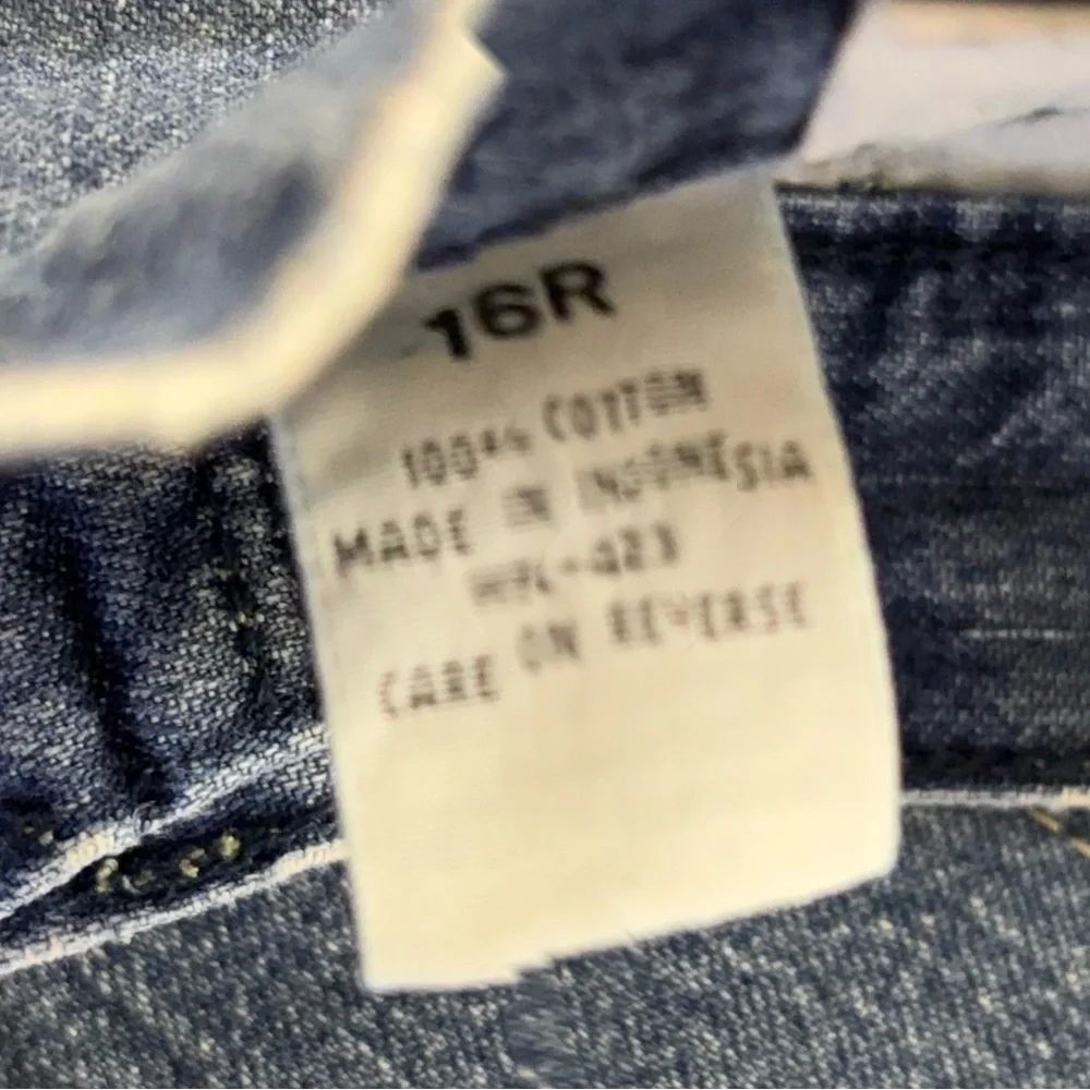 Levis reposhing this